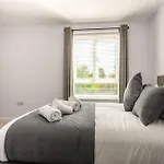 Fabulous 1 Bedroom Home In York