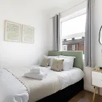 Station House - Quaint Victorian Home With Free Parking