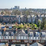 28 Queen Anne\'S Road