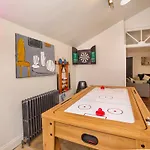 Hot Tub - Pool Table, Central