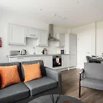 Modern 1 Bedroom Apartment In York With Parking