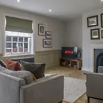 Aldwark Mews, Free Parking, Central Location