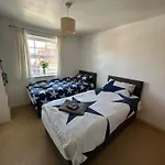 Gorgeous Apartment + Attentive Host + Free Parking
