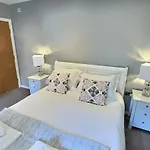 Lady Pecketts Yard One Bedroom, Sleeps Four-