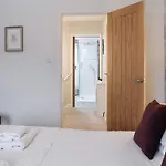 Middle Cottage
