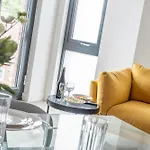 42 City Gate - Gym Included
