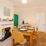 Stone\'S Throw Townhouse