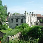 11 Talbot Court