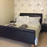 Arndale Racecourse Apartment