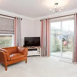 82 Postern Close
