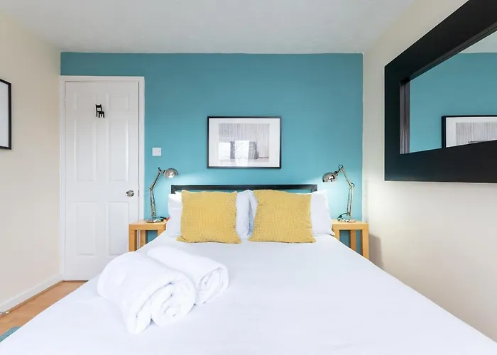 Pass The Keys Spacious Townhouse With 900 Mbps Wifi And Parking