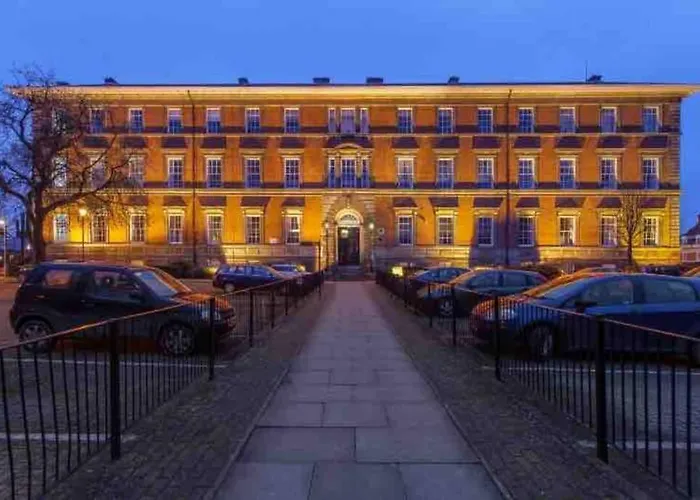County House - The White Apartment