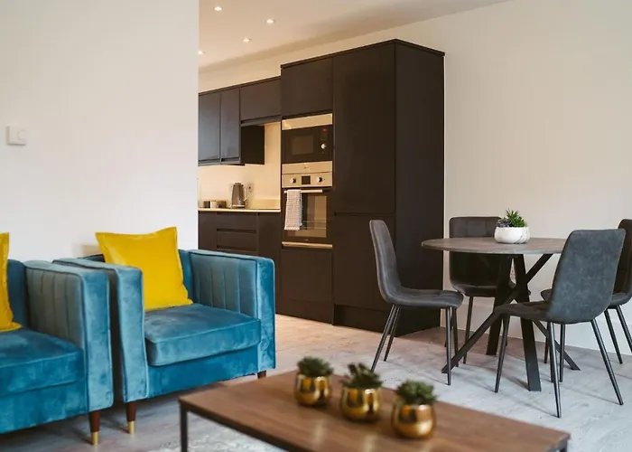 Apartment 6 3 Bedrooms, Sleeps X 6