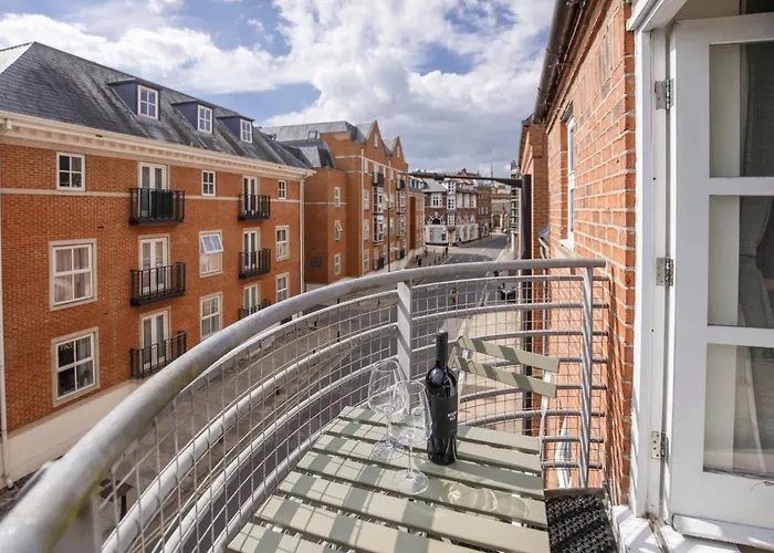 Riverside Retreat - City Centre York