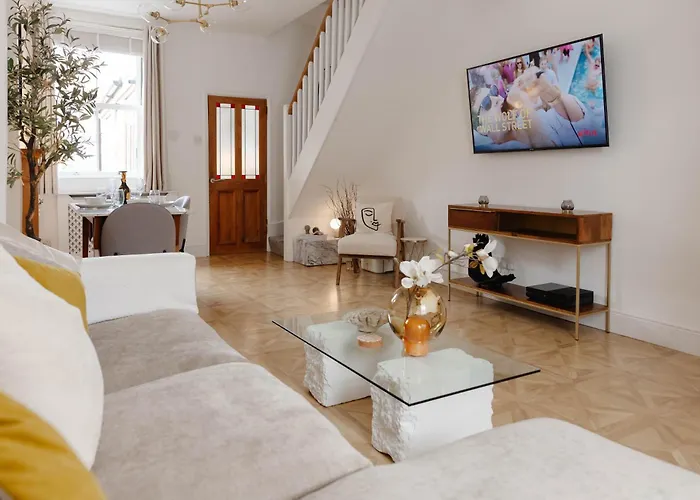 Stylish & Comfortable Modern Getaway