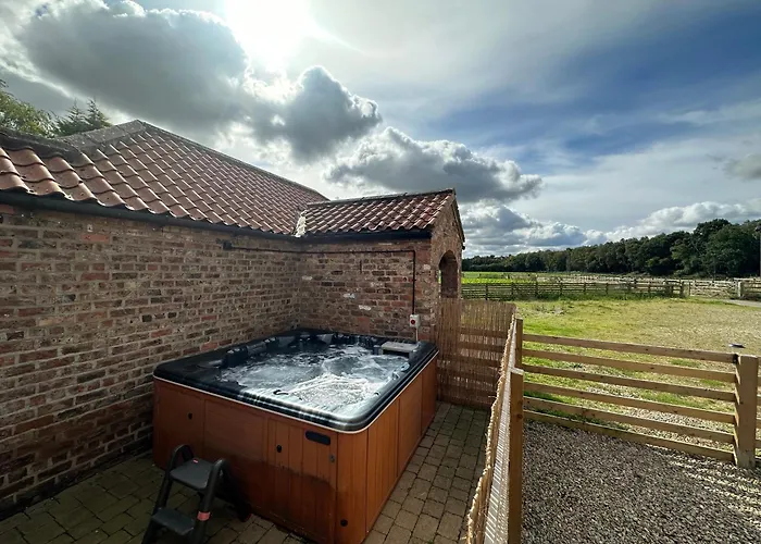 Granary Cottage With Hot Tub