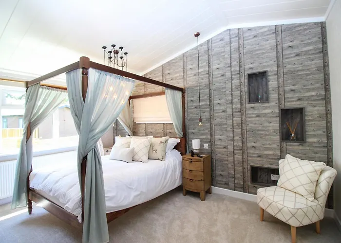 Hollicarrs - Kingfisher Lodge