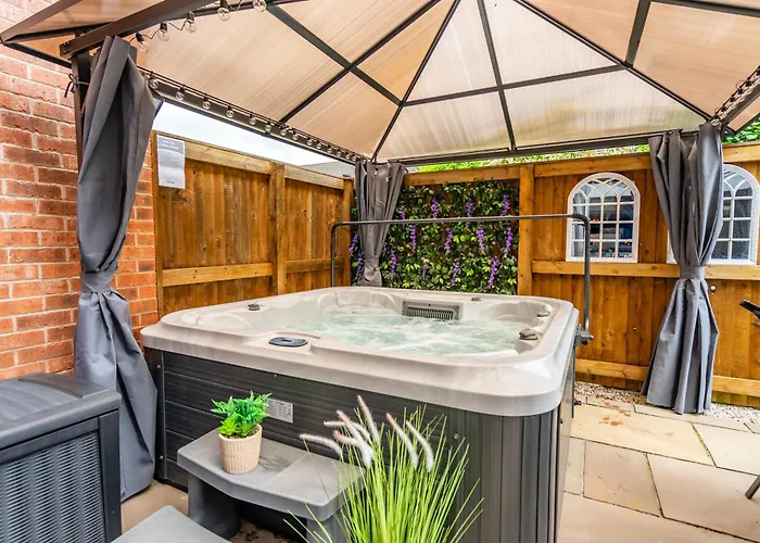 The Ebor House - With Hot Tub