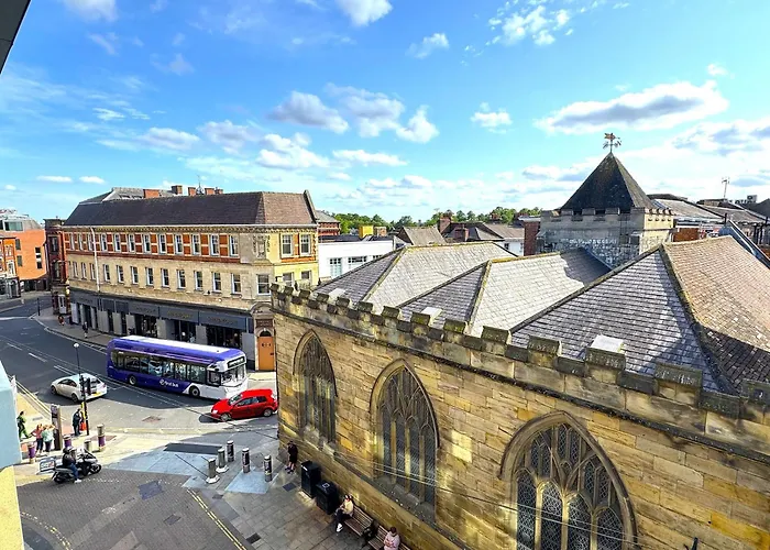 York City Centre Apartment - Perfect Location & Views