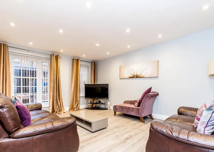 City Apartments - Buckingham Court