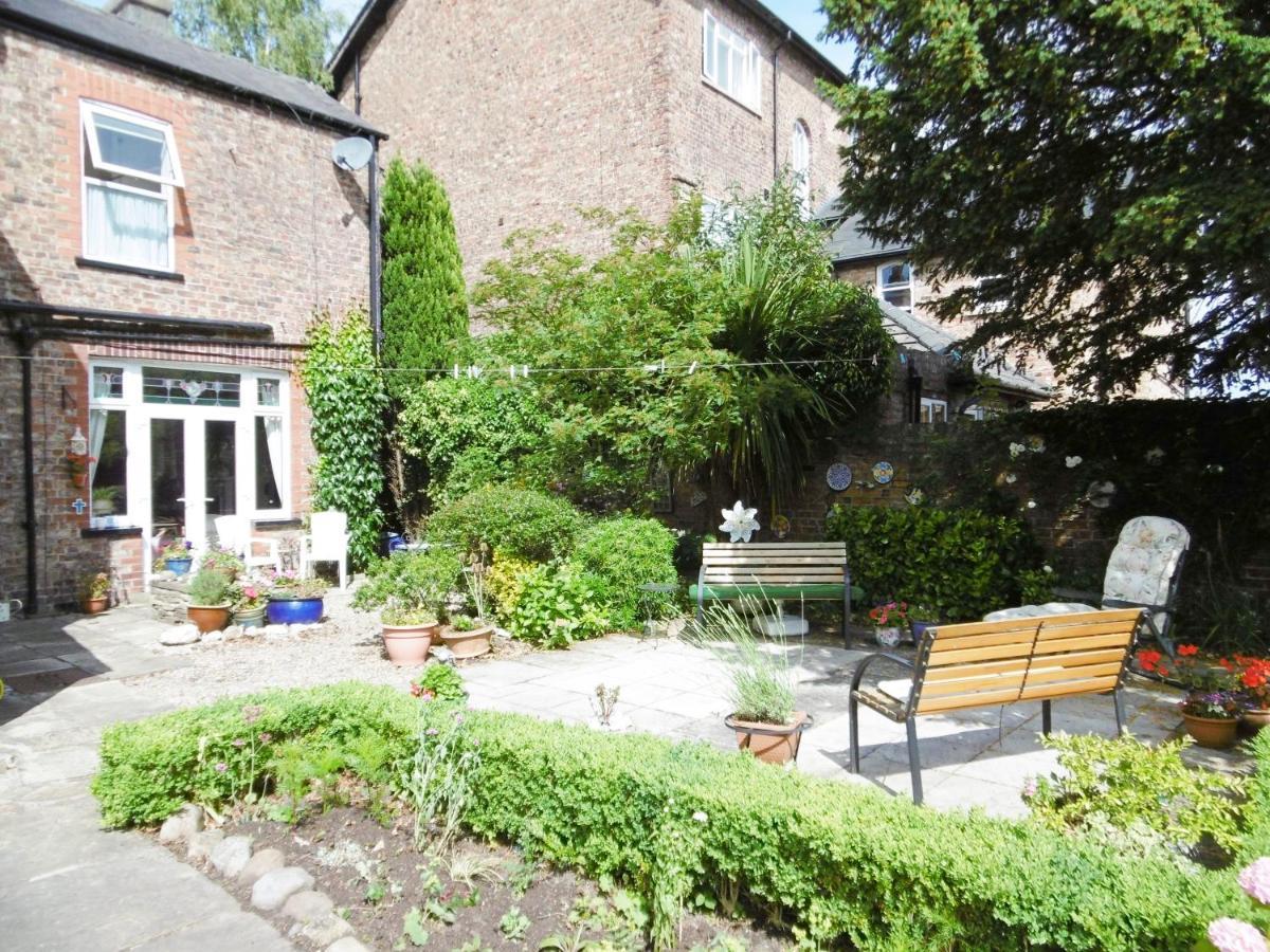 Adams House Guest house *