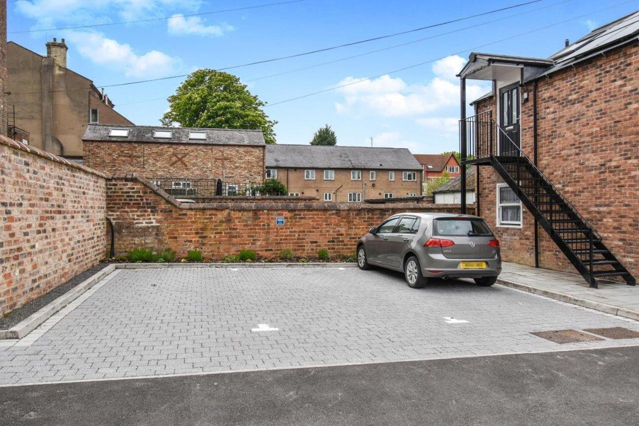 The Croft - Free Allocated Parking Apartment