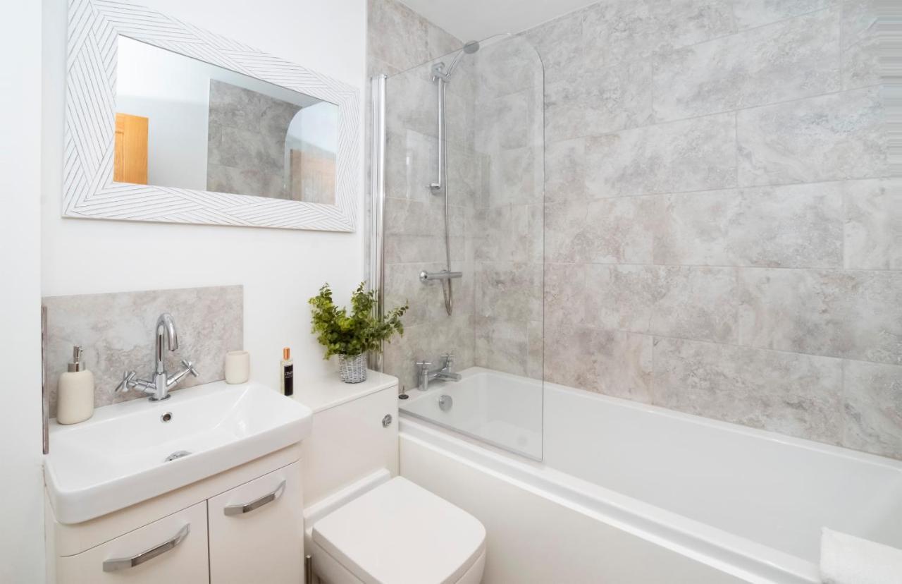Apartment Livingstone Street With Free Parking *