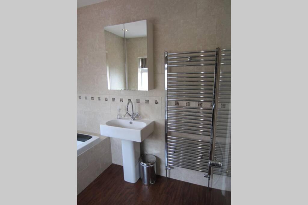 Holiday home Quiet 3 Bed House With Gardens & Games