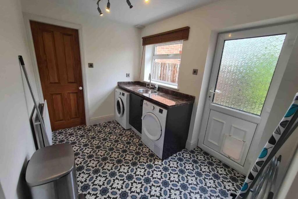 Holiday home Quiet 3 Bed House With Gardens & Games