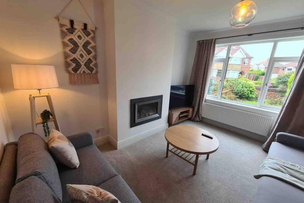 Holiday home Quiet 3 Bed House With Gardens & Games York