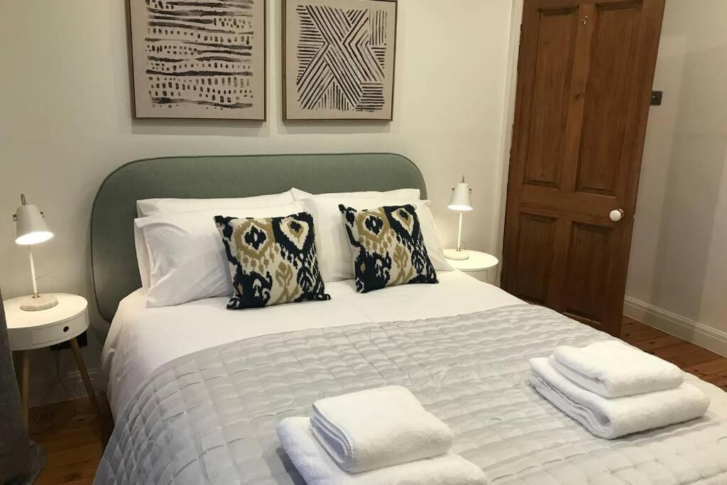 Quiet 3 Bed House With Gardens & Games Holiday home York