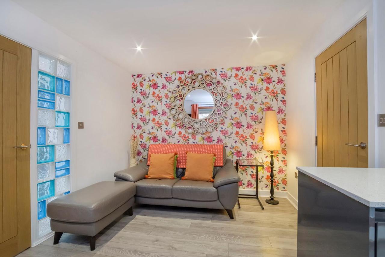 - Reubens Court Apartment