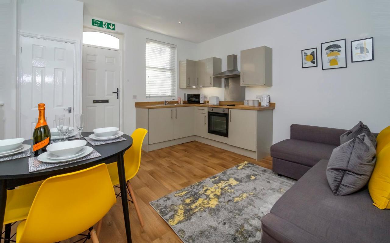 Henry Court 2 Apartment