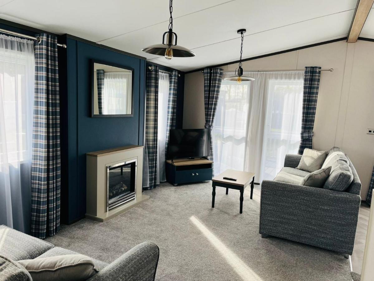 Bridgewater With Hot Tub Holiday home