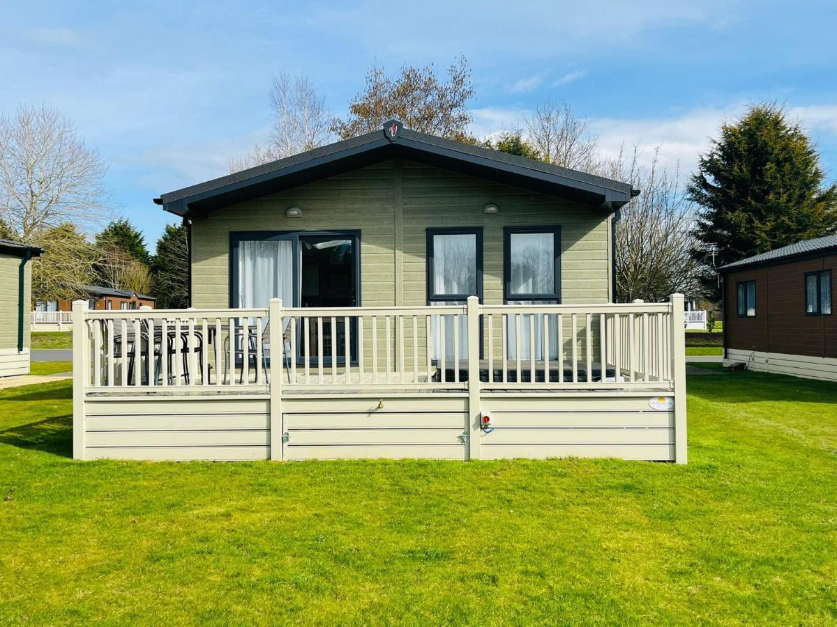 Audley With Hot Tub Holiday home York