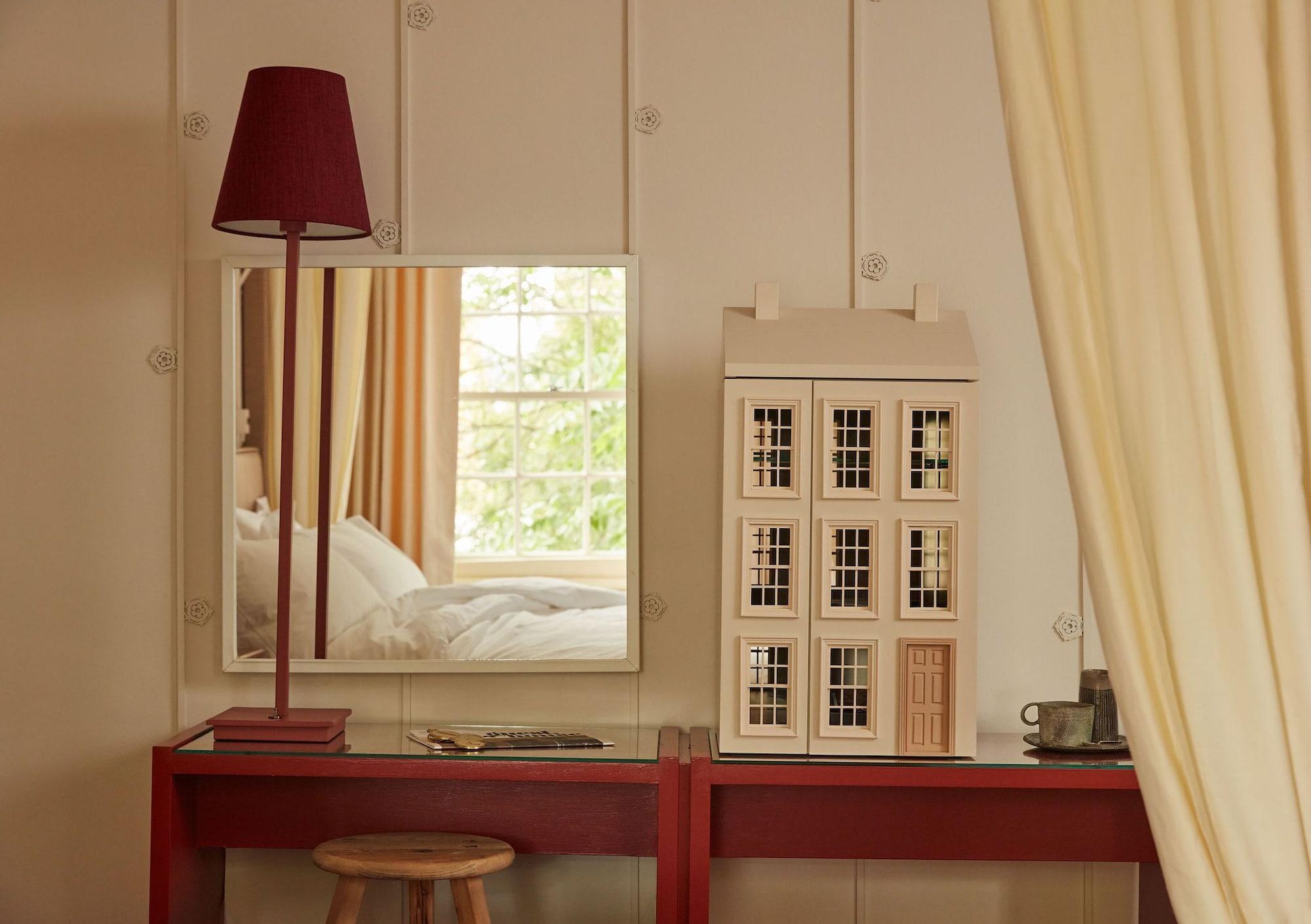 No 1 By Guesthouse, 4*