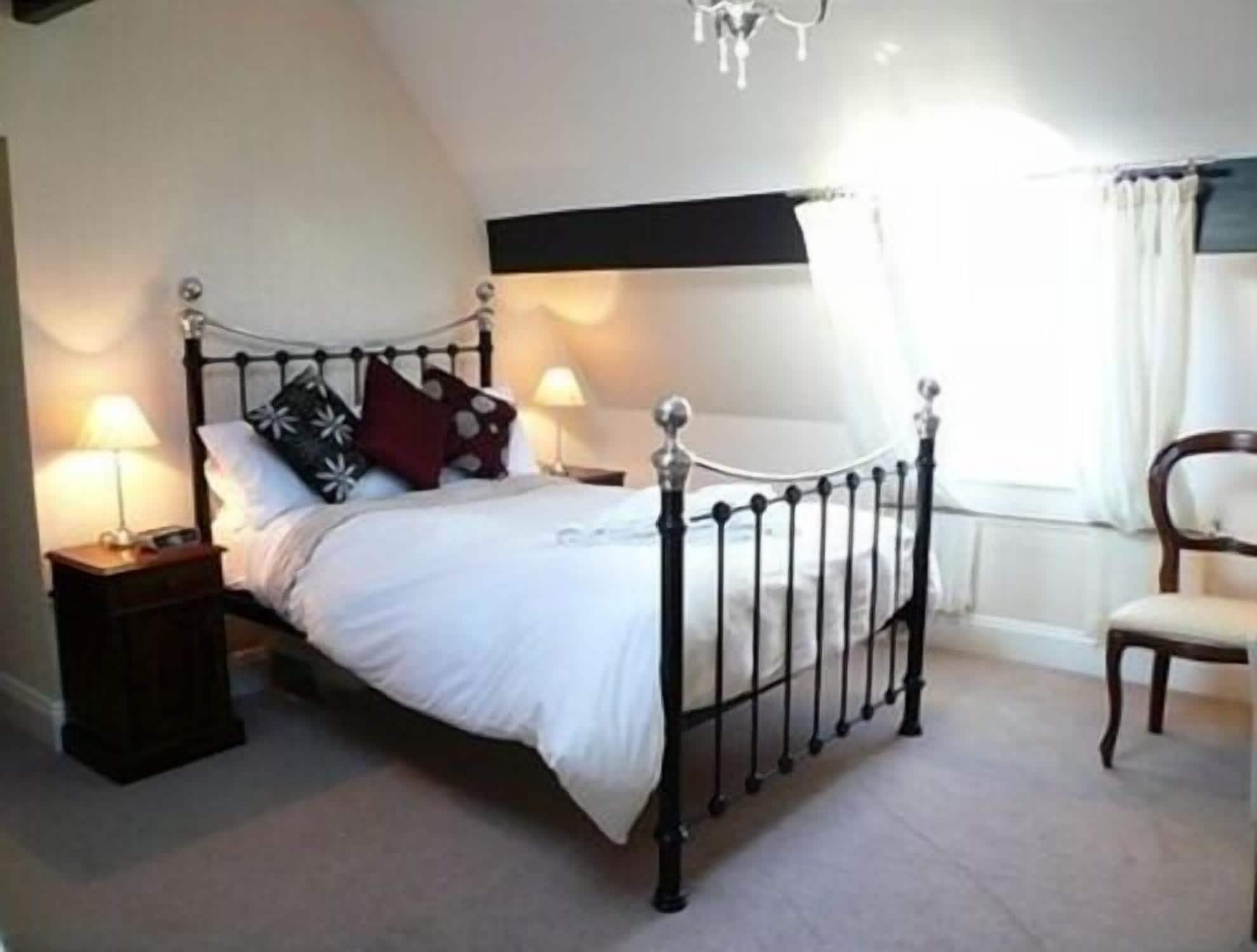 Ascot House Guest house 4*