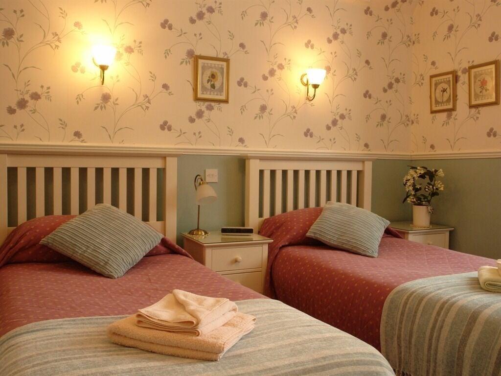 Guest house Midway