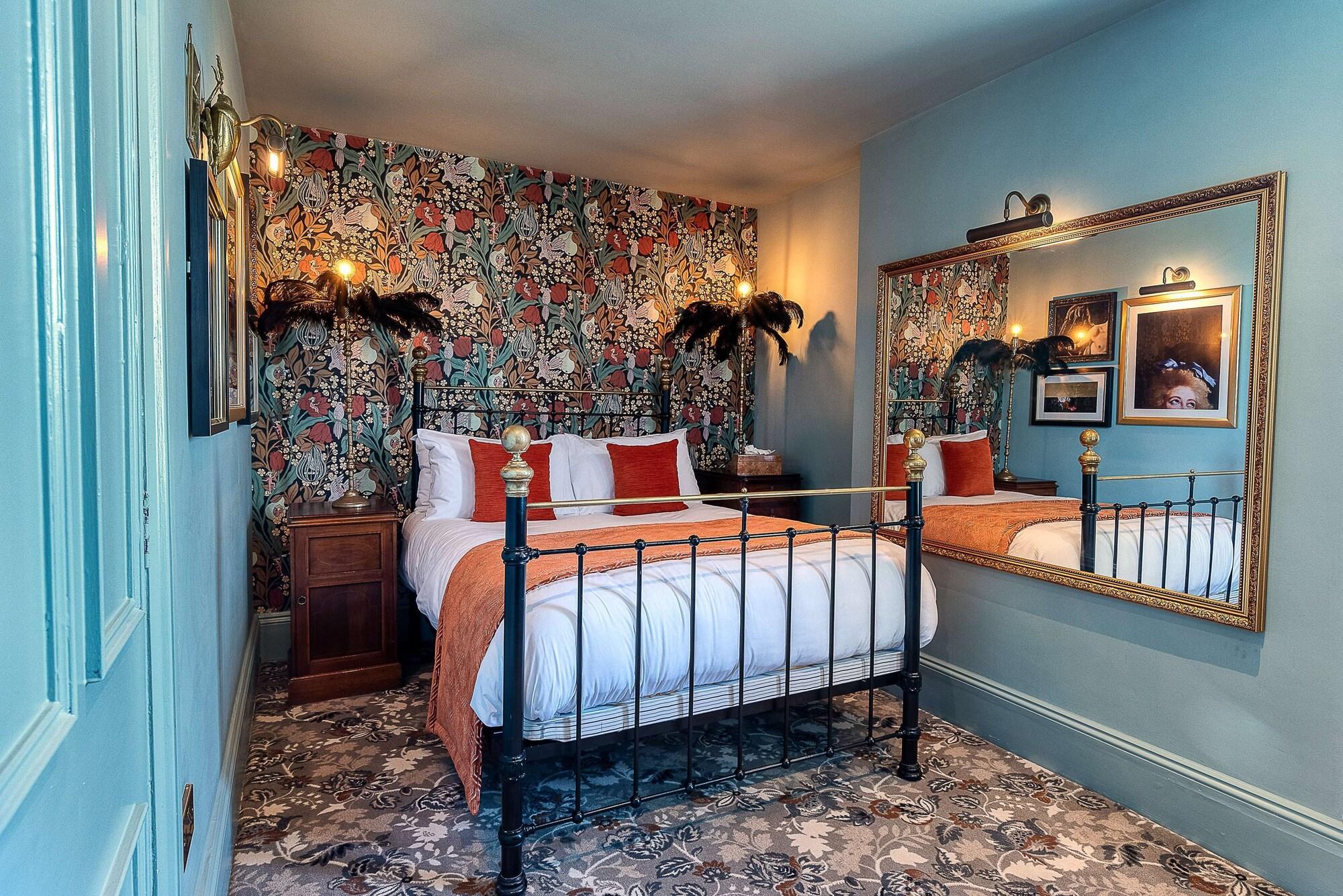 Clementines Town House Hotel, Bw Premier Collection Hotel 4*