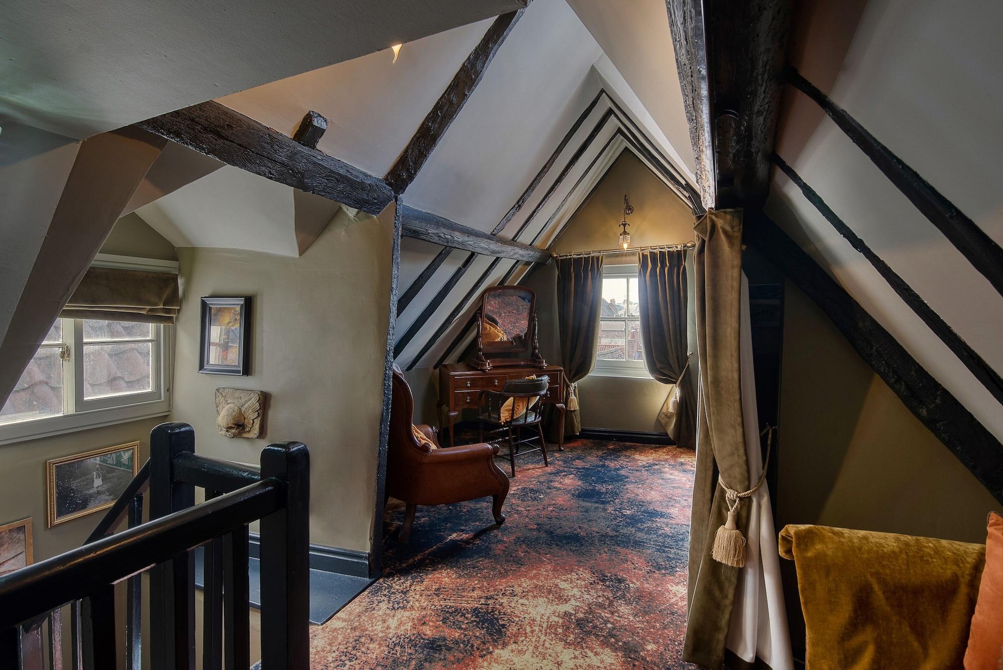 Guy Fawkes Inn 4*