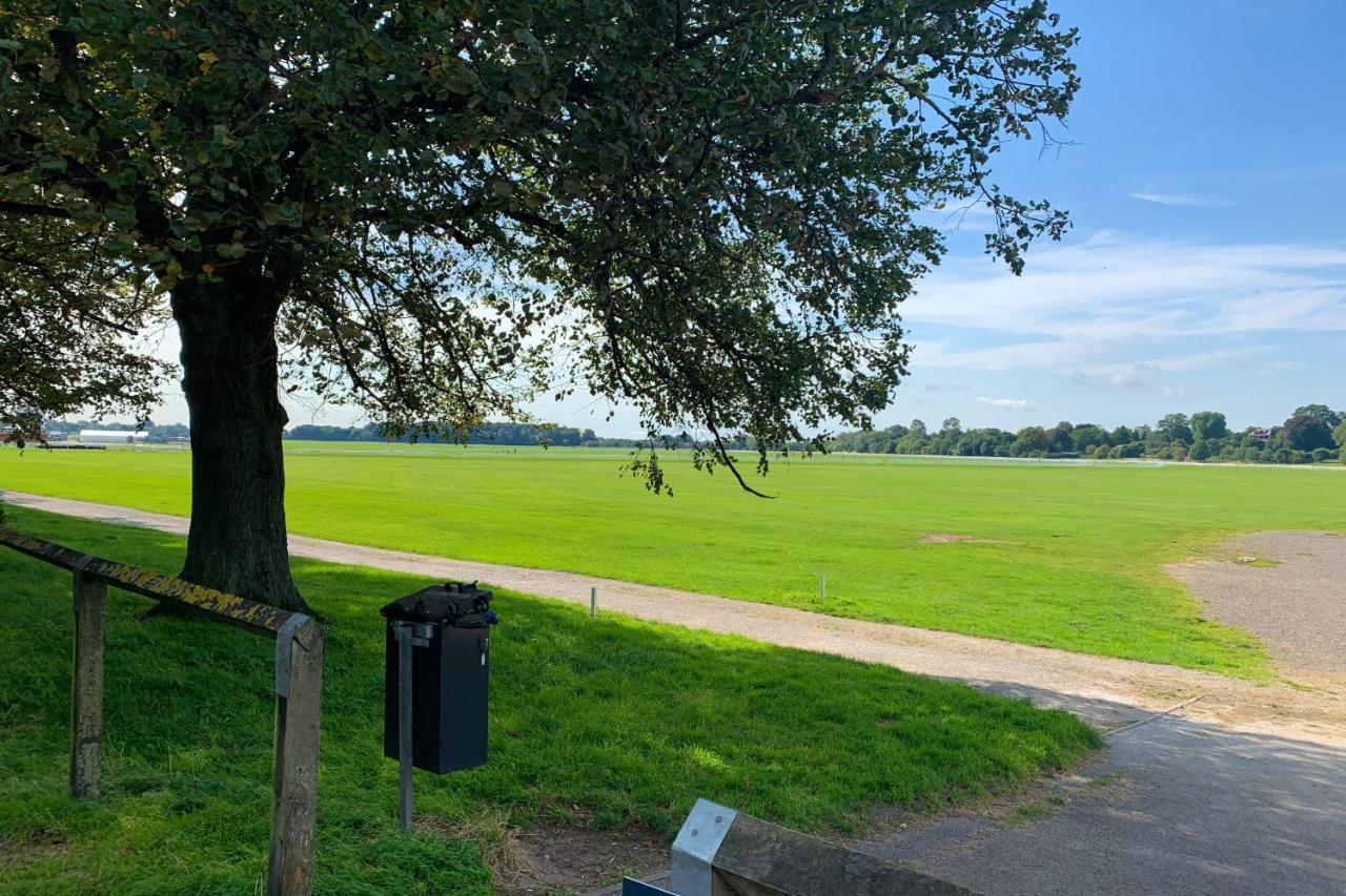 Holiday home The Knavesmire - Quaint Victorian With Free Parking