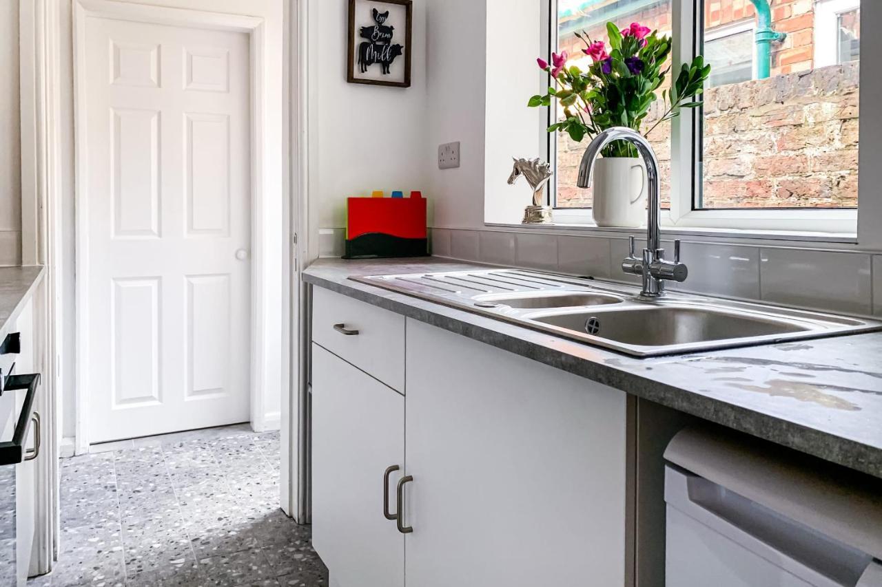 Holiday home The Knavesmire - Quaint Victorian With Free Parking York