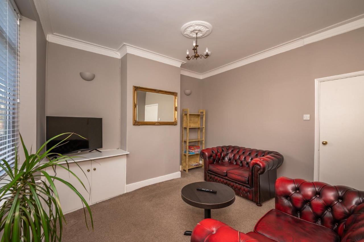 Holiday home Lovely Overlooking Walls - Pass The Keys York