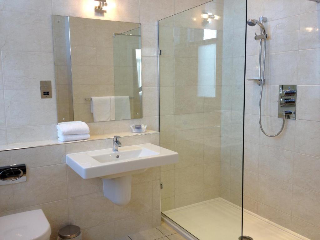 Ascot House 4*