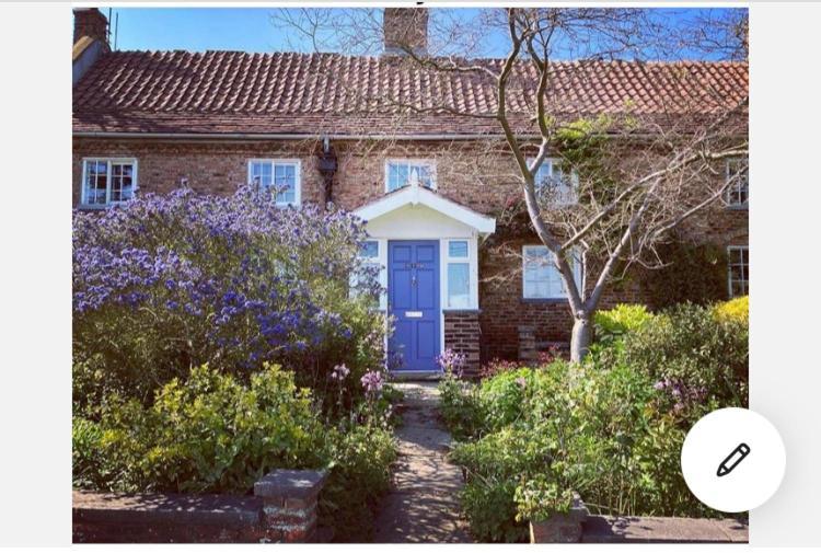 Farmhouse , Quirky 3/4bed Period With Hot Tub Holiday home *