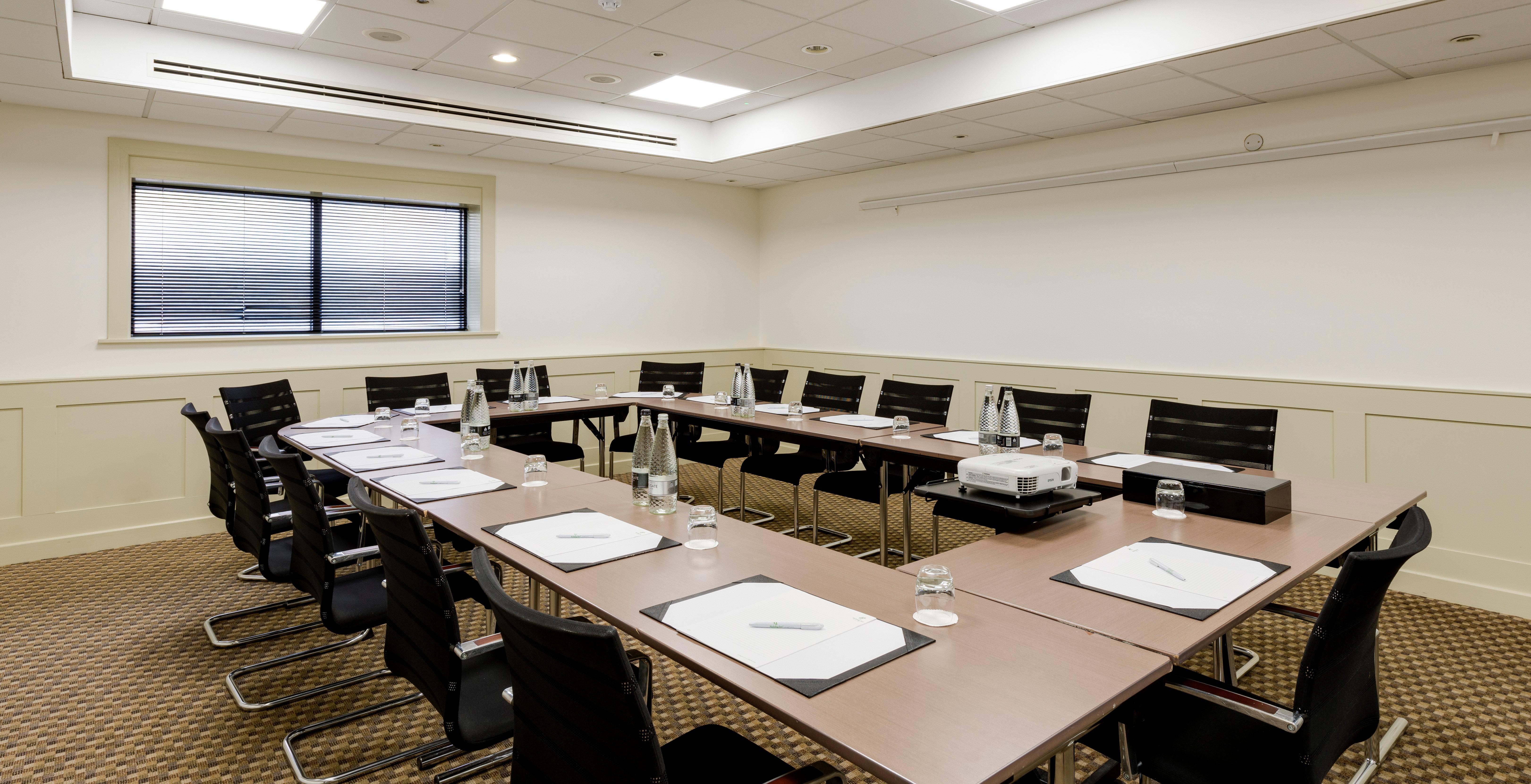 Centre By Ihg Hotel 4*