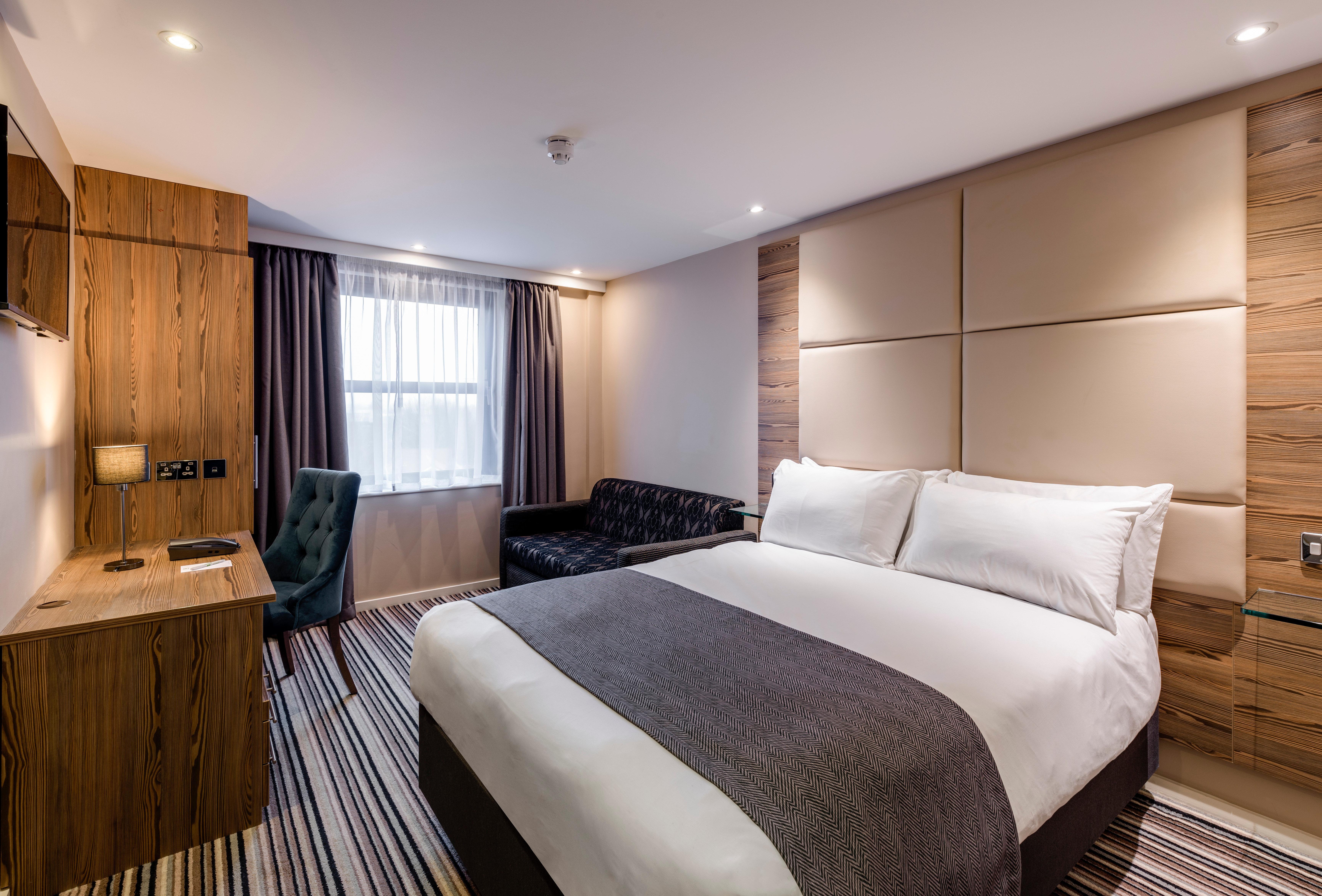 Centre By Ihg Hotel 4*