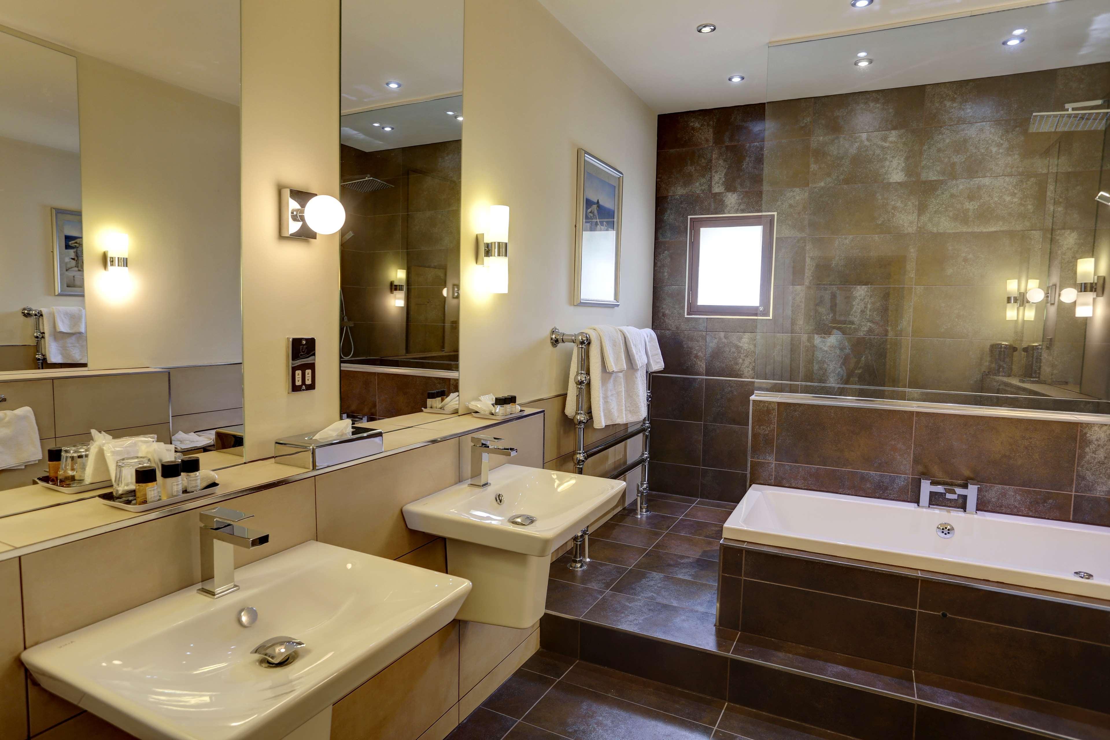 Pavilion Hotel, Sure Collection By Western Hotel 3*