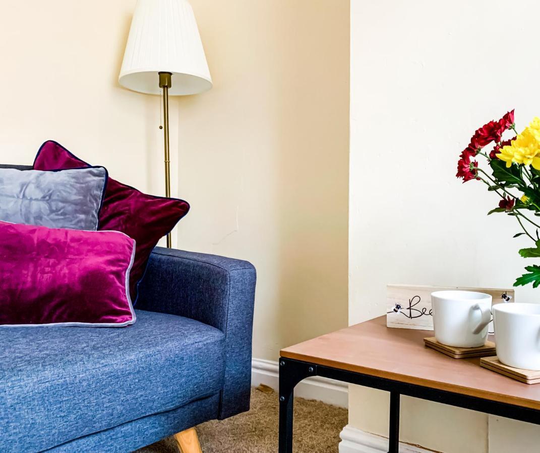 The Warwick - Quaint Victorian With Free Parking *
