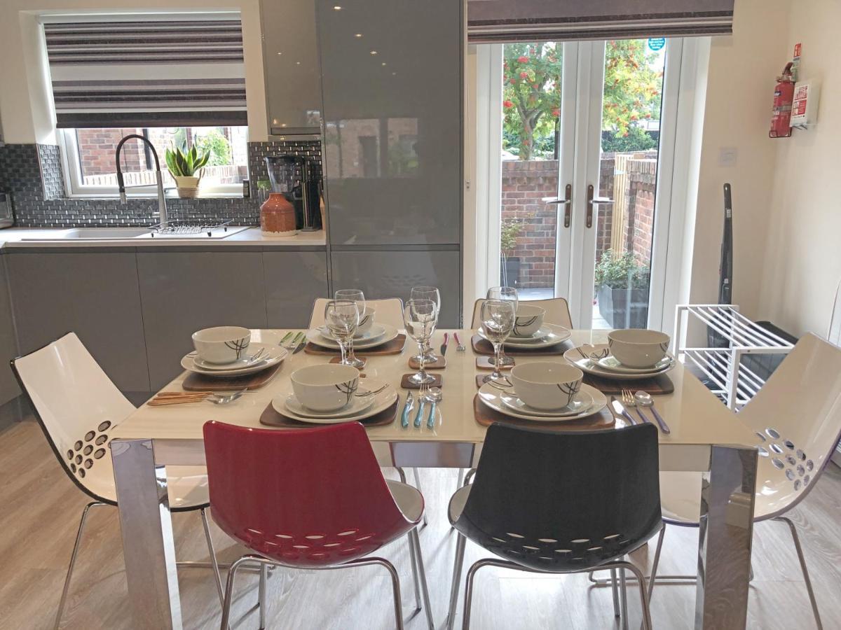 Centre Town House With Views And Free Parking 7fsbi *